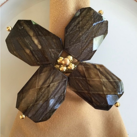 Set of 6 new handmade beaded floral design napkin holders napkin rings - Picture 2 of 2